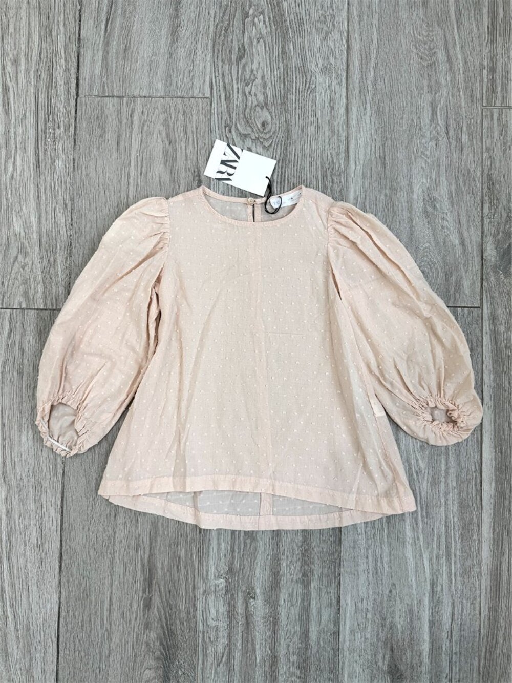NWT Zara Kids Dotted Swiss Blouse Balloon Sleeve Pale Peach color - size 6